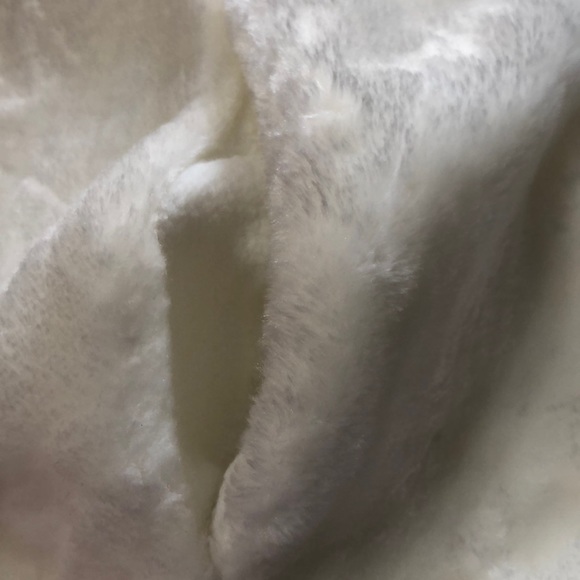 Sleeveless Plush Sheepy Vest - Picture 4 of 8